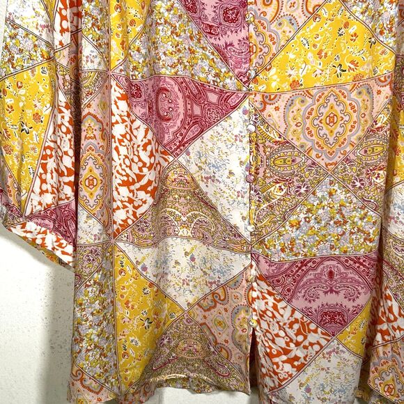 Rose + Olive Top Size 1x Patchwork Print V-Neck Floral Paisley Blouse Boho - Picture 3 of 9